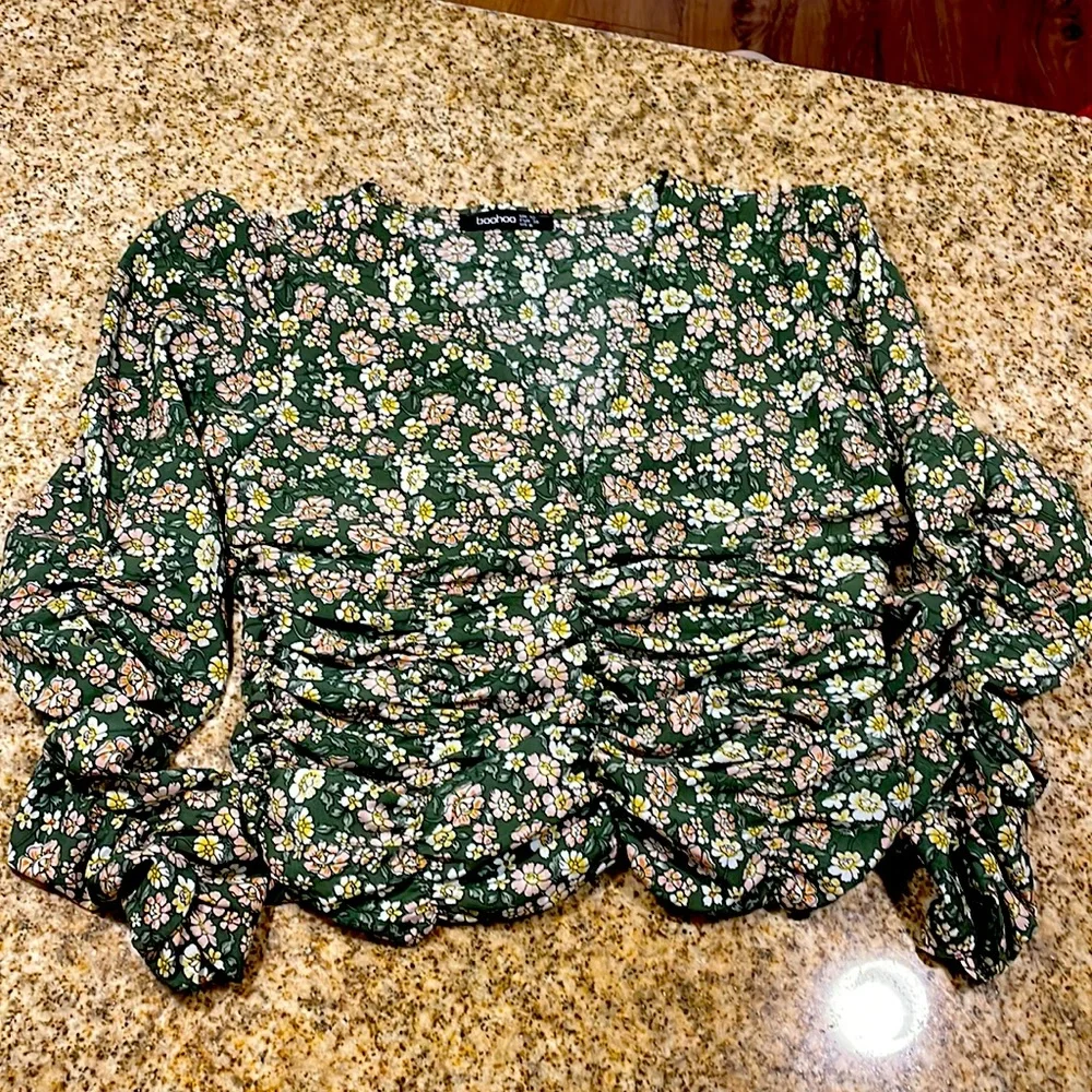 Spring Top - Picture 1 of 2